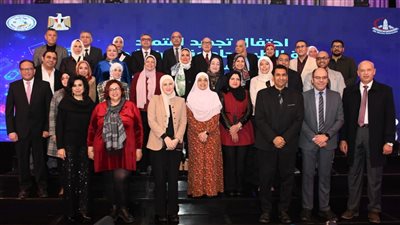 رئيس جامعة عين شمس يشهد احتفالية تجديد اعتماد كلية الطب