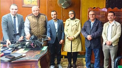 طائرات الدرون المسيّرة.. تقنية جديدة لتلقيح النخيل بالوادي الجديد 