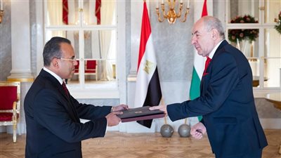 السفير المصري في بودابست يقدم أوراق اعتماده إلى الرئيس المجري