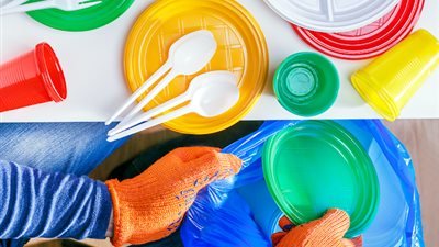 تخلص منها فورًا.. أدوات في المطبخ ترتبط بالسرطان والعقم