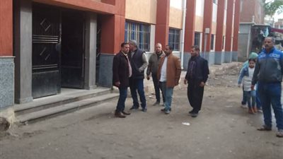 رئيس الدلنجات يشدد على رفع الإشغالات من أمام مقرات اللجان والإدارة التعليمية