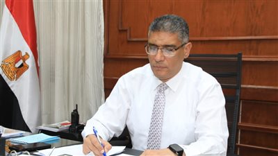 محافظ الجيزة يتابع انتظام صرف المقررات التموينية والخبز 