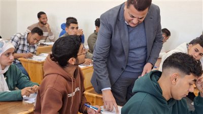 رئيس جامعة بني سويف التكنولوجية يتفقد سير امتحانات الفصل الدراسي الأول
