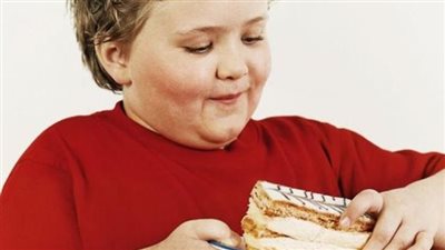 عادات غذائية خاطئة تسبب سمنة الأطفال .. احذرها 