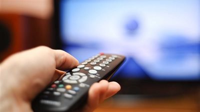 حكم التسبيح أثناء الجلوس مع الآخرين أو مشاهدة التلفزيون