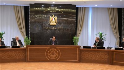 رئيس الوزراء يلتقي وفد جامعة 