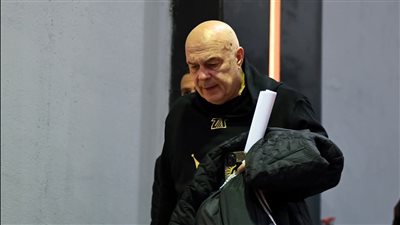 حافلة الزمالك تصل استاد القاهره للقاء أنيميا النيجيرى 