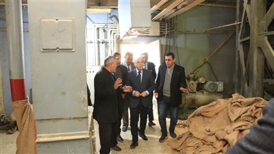 محافظ كفر الشيخ يتفقد مركز غربلة تقاوي الأرز بـ