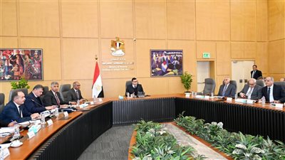 وزير الإسكان يتابع موقف عددٍ من المشروعات التي تنفذها «المقاولون العرب»