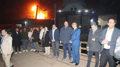 محافظ القليوبية ومدير الأمن يتابعان حريقًا بإحدى ثلاجات الخضار والفاكهة