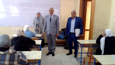 طلاب الإعدادية يؤدون امتحاني الدراسات والهندسة بمدارس الإسماعيلية