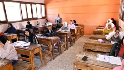  طلاب الشهادة الإعدادية بالبحيرة يؤدون امتحانات الهندسة والدراسات