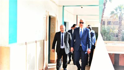محافظ الفيوم يتفقد لجان امتحانات الشهادة الإعدادية