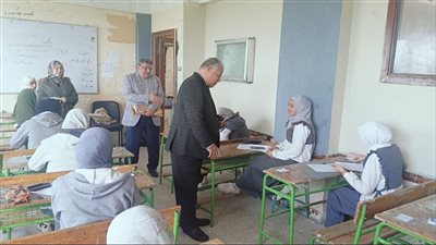 مدير تعليم الفيوم يتفقد لجان الشهادة الإعدادية بإدارتي شرق وغرب