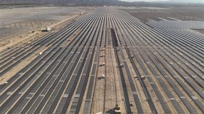 تشغيل أكبر مشروع طاقة شمسية في سلطنة عمان 