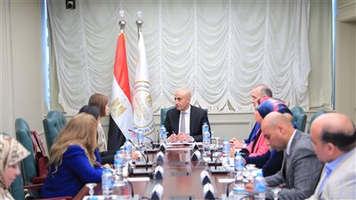 وزير التربية والتعليم يبحث سبل التعاون مع ممثلي هيئة 