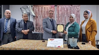 صحة الشرقية تُكرم الدكتورة منى حسن لبلوغها سن المعاش