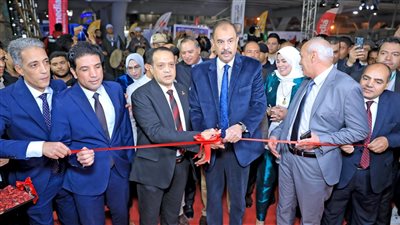 صور .. إفتتاح معرض “صُنع في سوهاج” بأرض سينما أوبرا 