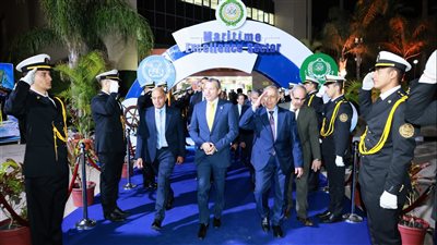 الأمين العام للمنظمة البحرية الدولية يشيد باحترافية الأكاديمية العربية للعلوم 