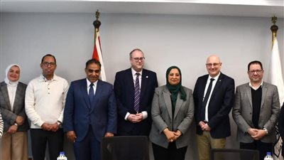 اجتماع جامعة عين شمس الأهلية مع وفد إكستر البريطانية