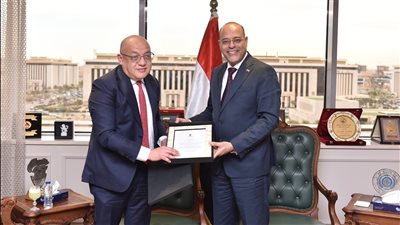 وزير العمل يلتقي سفير الفلبين بالقاهرة لبحث تفعيل سُبل التعاون المًشترك