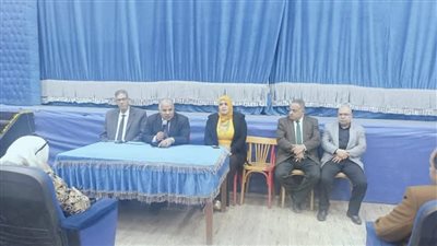 مدير التعليم يجتمع مع رؤساء لجان الإعدادية بإدارتي سنورس وشرق الفيوم التعليمية