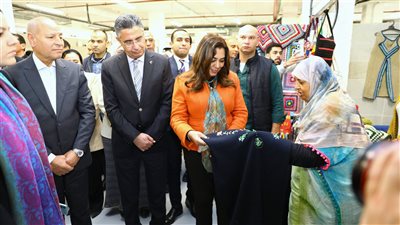 وزيرا التنمية المحلية والتموين يتفقدان 