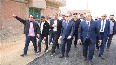 محافظ كفرالشيخ يتفقد أعمال رصف وتوسعة ورفع كفاءة طريق 