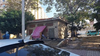 حديقة بالطريق العام في الإسكندرية مأوي للبلطجية والمدمنين والأعمال المنافية للآداب 