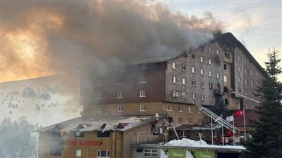 وزير الداخلية التركي يُعلن ارتفاع عدد قتلى حريق المنتجع السياحي 