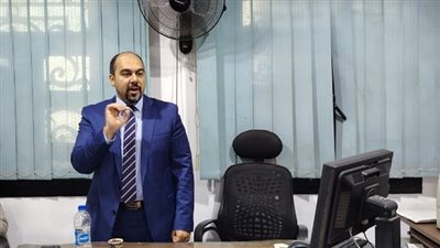 الدكتور عمرو سكر محاضراً في اليوم الثاني من الدورة التدريبية لتليفزيون «الوفد»