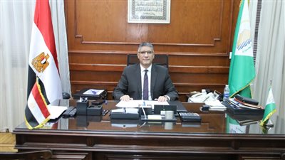 محافظ الجيزة يعتمد حركة ترقيات لـ982 موظفاً بالديوان العام والأحياء والمراكز والمدن