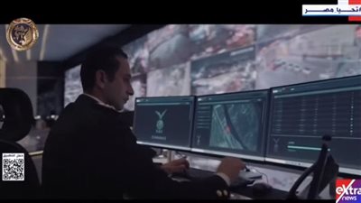 الرئيس السيسي يشاهد فيلمًا عن جهود الداخلية لمواجهة الجرائم الإلكترونية