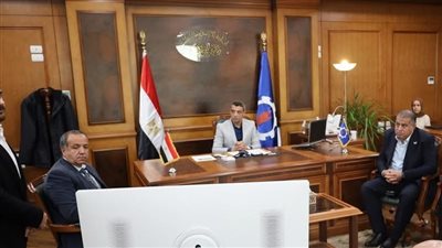 محافظ السويس يلتقي رئيس منطقة تعمير السويس     