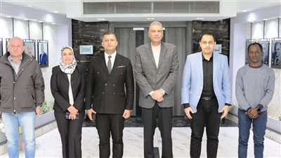 محافظ أسوان يلتقى وفد اللجنة الاقتصادية بالمجلس القومى لحقوق الإنسان 