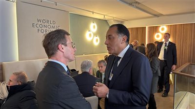 رئيس الوزراء يلتقي رئيس الوزراء السويدي