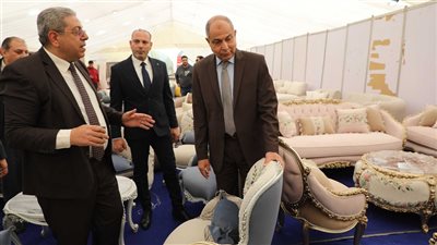 لدعم الصناعة الوطنية.. محافظ المنيا يفتتح معرض 