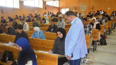 انتهاء امتحانات الفصل الدراسى الأول بكلية الحقوق بقنا