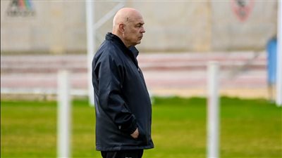 جروس يعقد جلسة مع لاعبي الزمالك استعدادا لمواجهة الإسماعيلي 