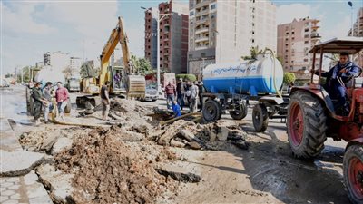 محافظ الدقهلية يوجه بسرعة إصلاح كسر خط المياه بشارع الجيش في المنصورة