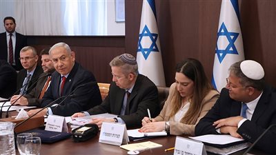 اعلام عبري: الكابينت الإسرائيلي يجتمع غدا لبحث الانسحاب من لبنان