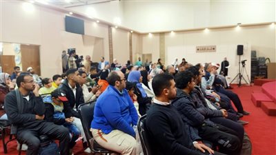 إقبال كبير من الزوار على قاعات الندوات  بمعرض الكتاب