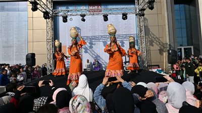 فرح شرقاوي وكورال أطفال.. العروض الفنية لقصور الثقافة تسحر رواد معرض الكتاب