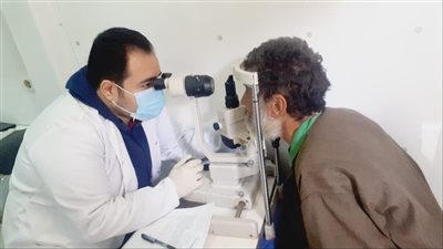 الكشف علي 715 مريضًا في قافلة علاجية بالدقهلية