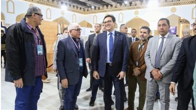 وزير الثقافة يتفقد معرض الكتاب.. ويؤكد: المعرض مزارًا ثقافيًا ومعرفيًا يعكس حب المصريين للثقافة