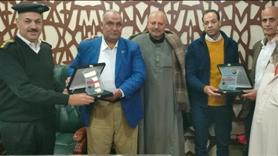 لجنة الوفد بمركز إطسا تقوم بتقديم التهنئة بعيد الشرطة