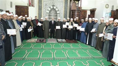 محافظ بني سويف يهنئ أبناء وقيادات المحافظة بذكرى الإسراء والمعراج 