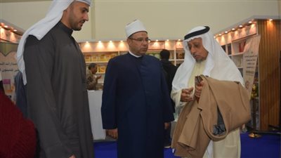 مدير إدارة دار الإفتاء بدبي يزور جناح المجلس الأعلى للشئون الإسلامية 