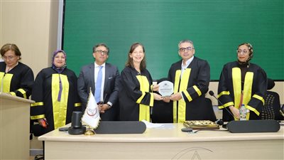 عميد طب عين شمس يشهد احتفال تخرج دفعة FAIMER 2023