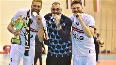 بعثة  طائرة الزمالك تصل إلى القاهره بعد التتويج بلقب البطوله العربيه 